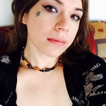 28 jarige shemale uit Het Brussels Hoofdst zoekt contact. Bezoek de chat en benader LazyDaisy voor een date!