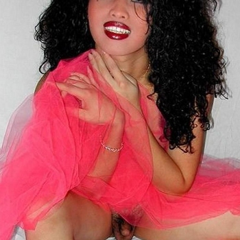 40 jarige shemale uit Zuid-Holland zoekt contact. Bezoek de chat en benader Frrrrxxx voor een date!